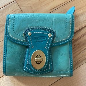 Coach Legacy turquoise Wallet